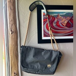 Mammut Gray with climbing rope shoulder bag